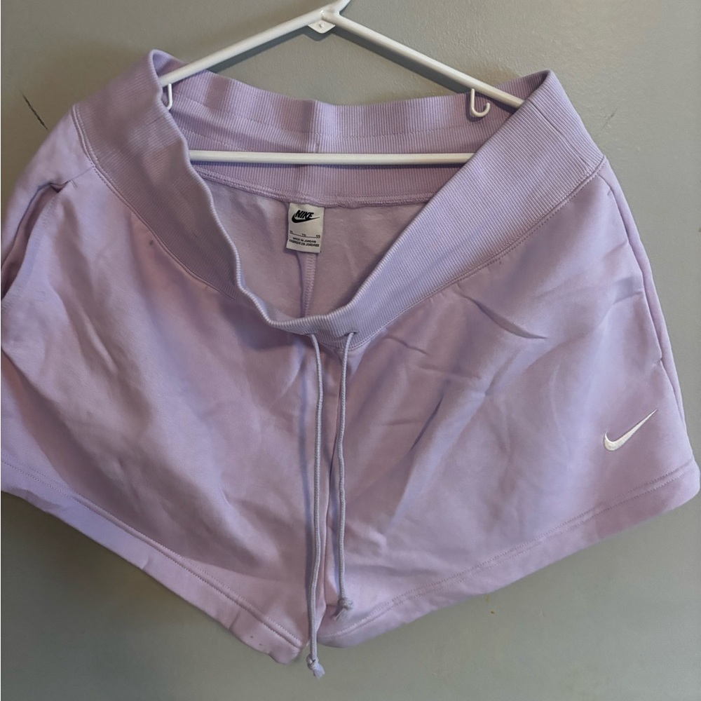 Nike Women's Lavender Shorts XL